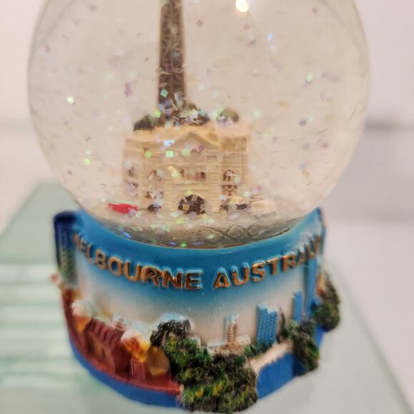 Snow Globe Melbourne Australia - Picture 2 of 5